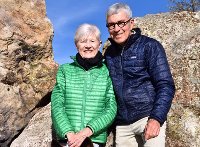 1969 Texas A&amp;M University economics graduate Dr. Frank Gallant (right) and his wife Bonnie (left)